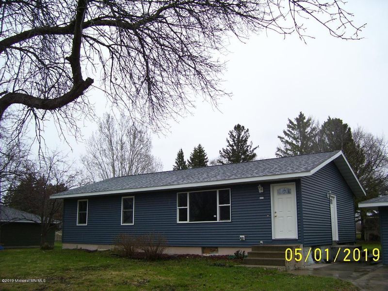 602 6th St SW, Mahnomen, MN 56557
