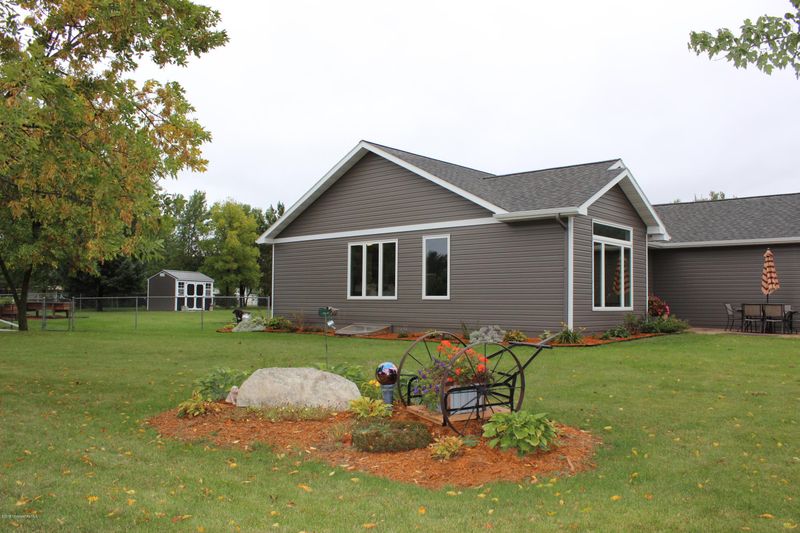 605 6th St NE, Perham, MN 56573