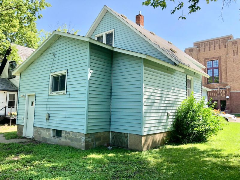 812 Oak Grove Ave, Detroit Lakes, MN 56501