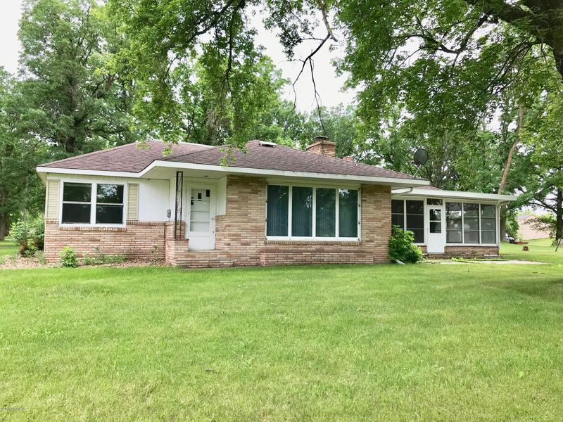 17872 E Howe Lake Rd, Detroit Lakes, MN 56501