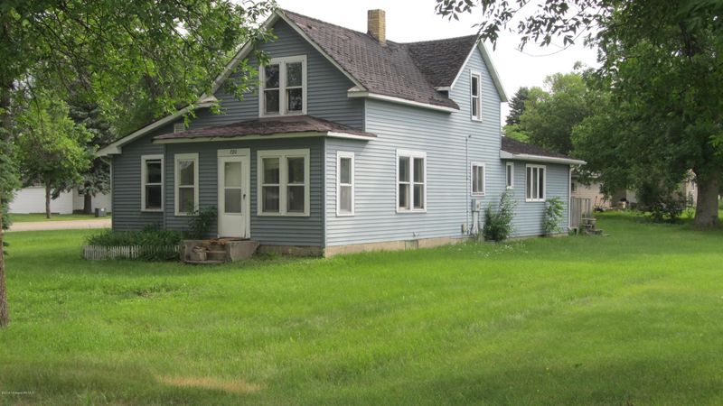 720 7th St, Hawley, MN 56549