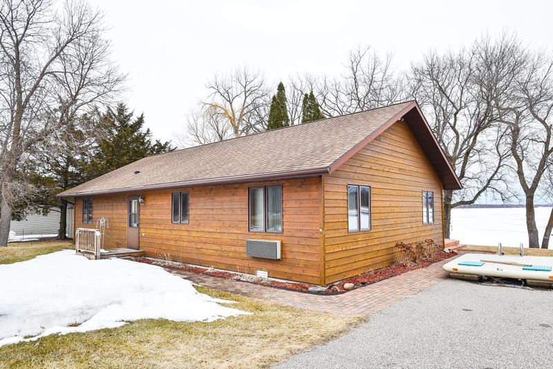 38530 Walker Lake Dr, Richville, MN 56576