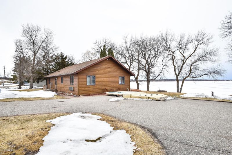38530 Walker Lake Dr, Richville, MN 56576
