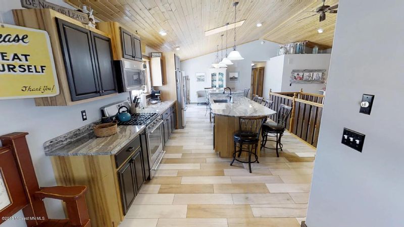 2121 280 Ave, Detroit Lakes, MN 56501