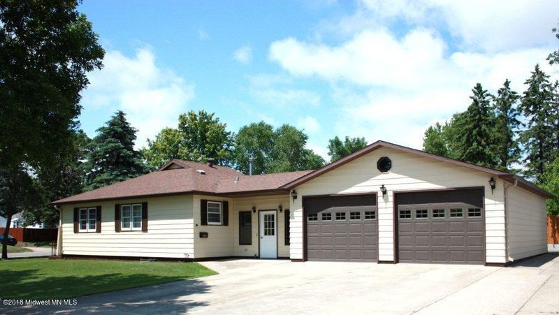 1223 Roosevelt Ave, Detroit Lakes, MN 56501