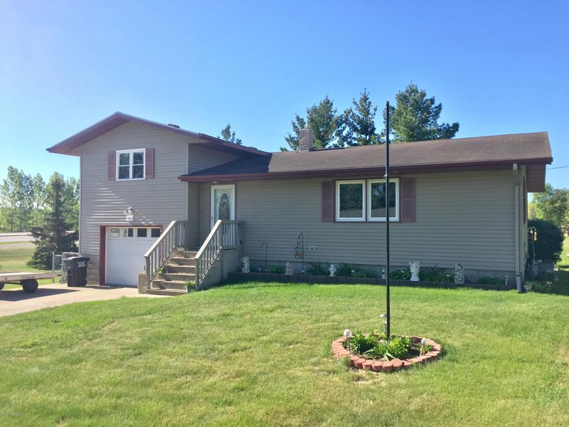 421 Juniper Dr, Detroit Lakes, MN 56501