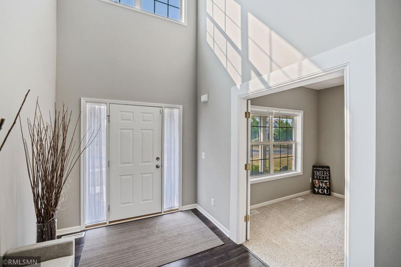 9561 Glacier Rd, Minnetrista, MN 55375