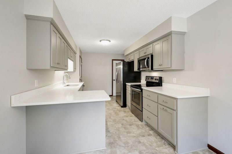 726 Hull Rd, Anoka, MN 55303
