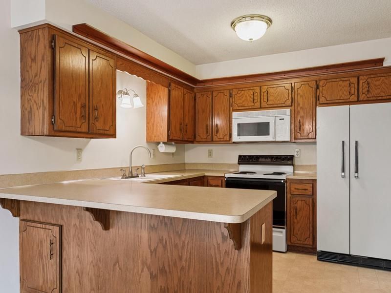 434 98th Ave NE, Blaine, MN 55434