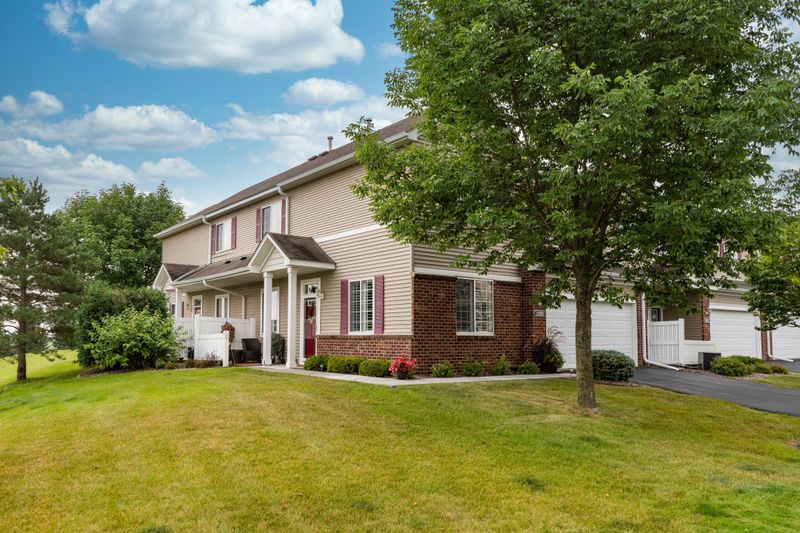 1929 Sandcherry Ct NW, Rochester, MN 55901