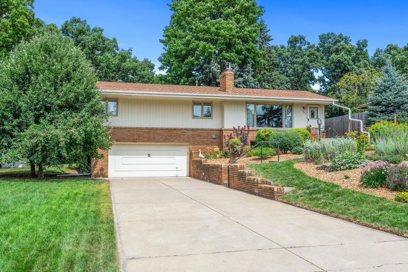 7040 Highway 55, Golden Valley, MN 55427
