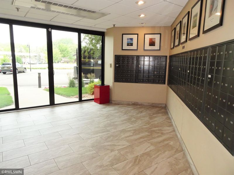 6615 Lake Shore Dr S #715, Richfield, MN 55423