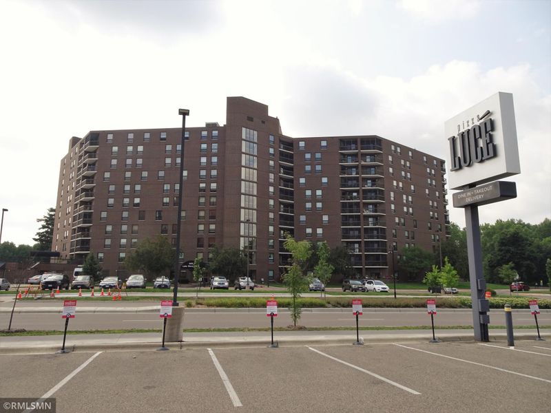 6615 Lake Shore Dr S #715, Richfield, MN 55423