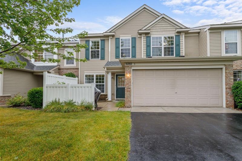 5055 149th St N #3, Hugo, MN 55038