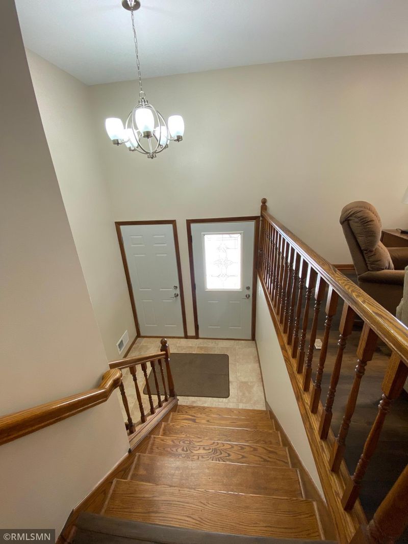 1076 Merritt St, Shakopee, MN 55379