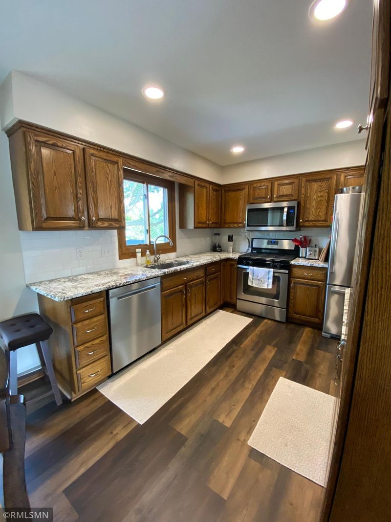 1076 Merritt St, Shakopee, MN 55379