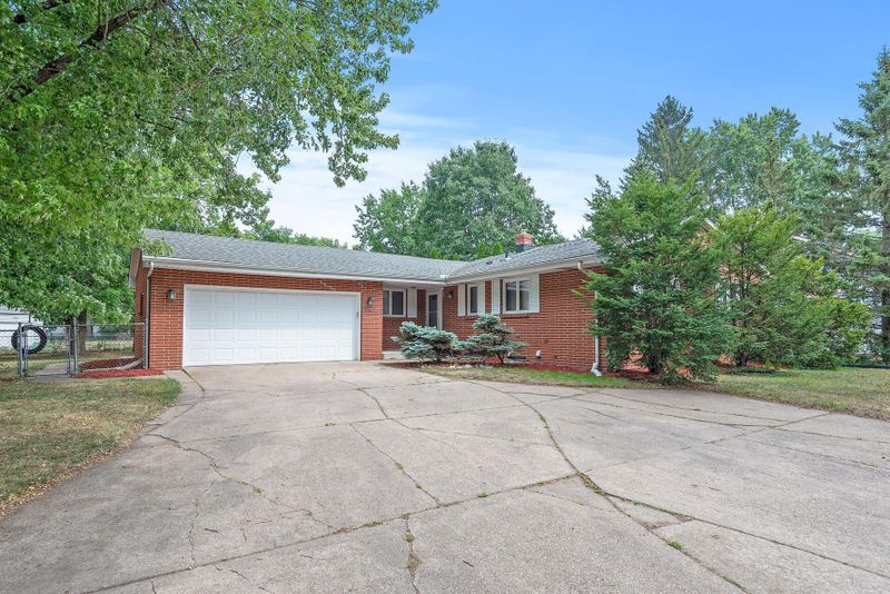 962 Bartelmy Ln N, Maplewood, MN 55119