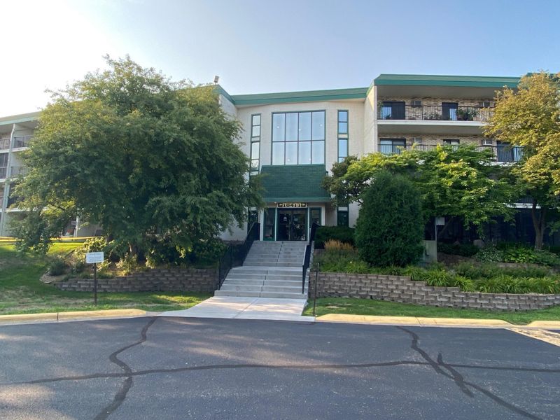 10411 Cedar Lake Rd #309, Minnetonka, MN 55305