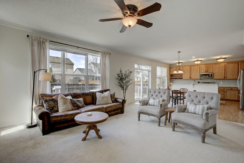 1818 Legacy Ln, Chaska, MN 55318