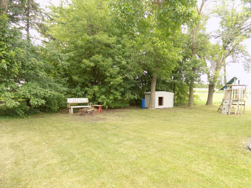 110 9th Ave NE, Dodge Center, MN 55927