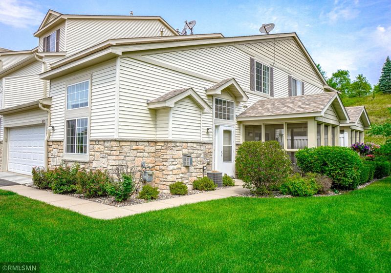 6725 Pine Crest Trl S, Cottage Grove, MN 55016