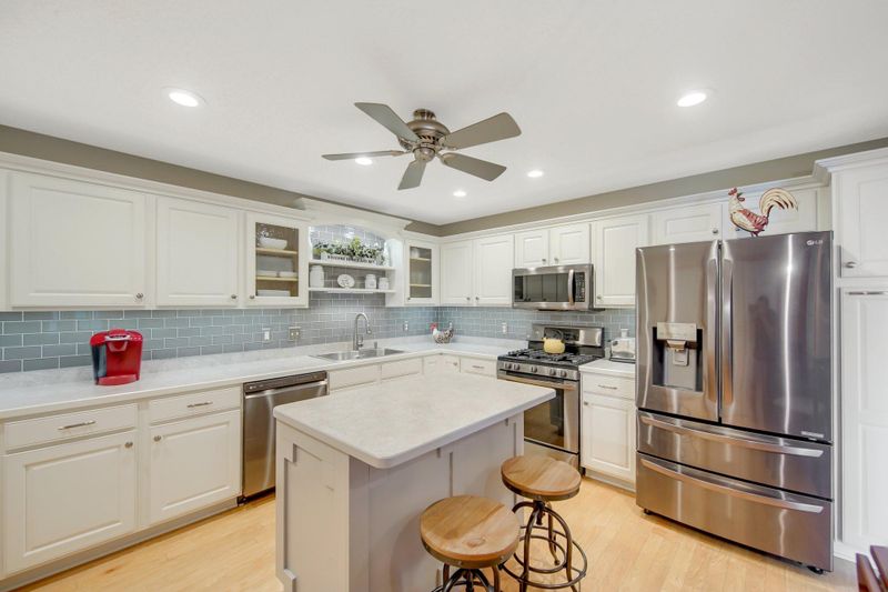 17508 Deerfield Dr SE, Prior Lake, MN 55372