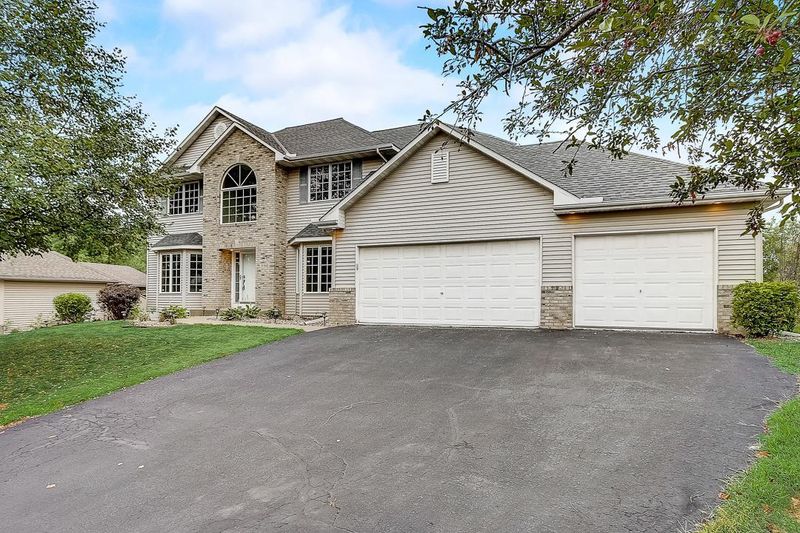 10441 Golden Eagle Trl, Woodbury, MN 55129