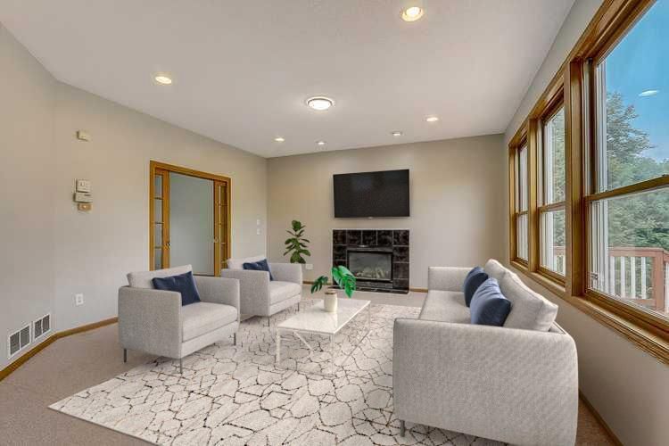 10441 Golden Eagle Trl, Woodbury, MN 55129
