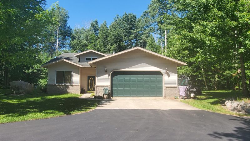 23913 Van Patter Dr, Cohasset, MN 55721