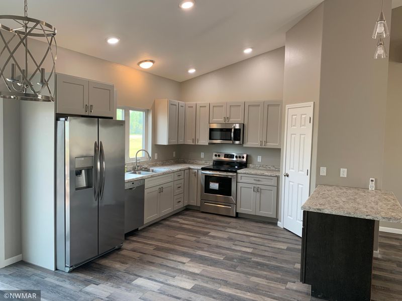 507 Garfield St SE, Warroad, MN 56763