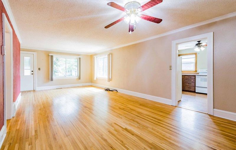 4321 Welcome Ave N, Crystal, MN 55422