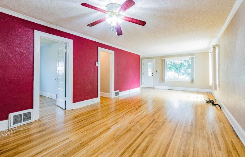 4321 Welcome Ave N, Crystal, MN 55422
