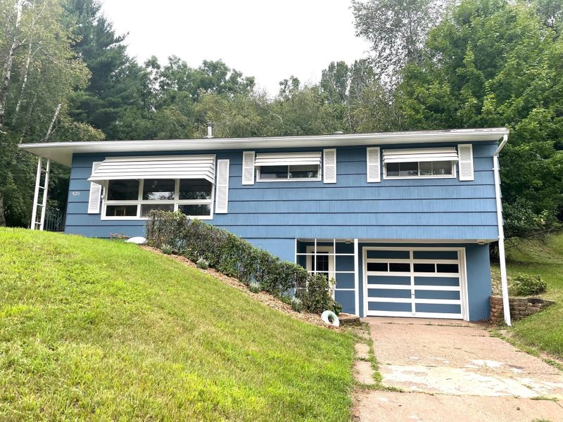 521 15th St SE, Menomonie, WI 54751