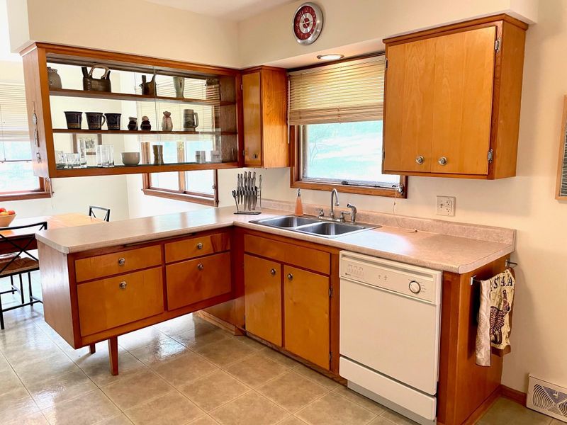 521 15th St SE, Menomonie, WI 54751