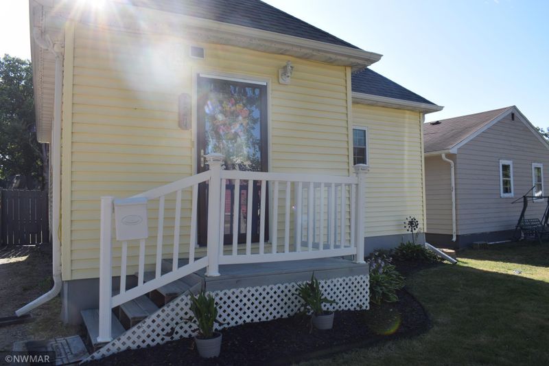 320 Crocker Ave S, Thief River Falls, MN 56701