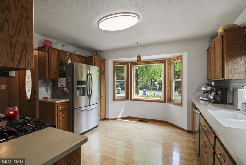 6867 Sunnyslope Dr, Maple Grove, MN 55311