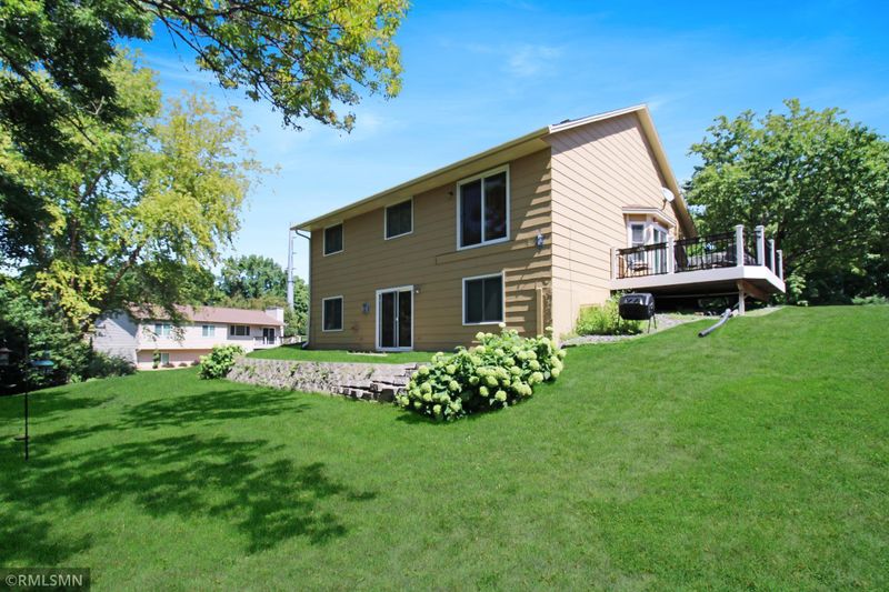 6867 Sunnyslope Dr, Maple Grove, MN 55311