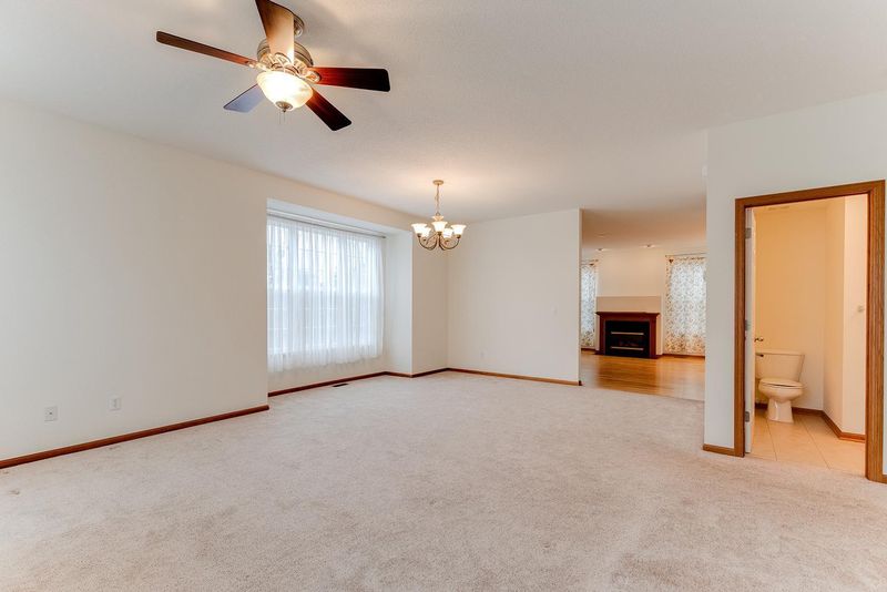 1760 Grove Dr, Shakopee, MN 55379