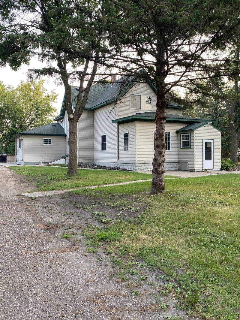 672 7th St, Hancock, MN 56244