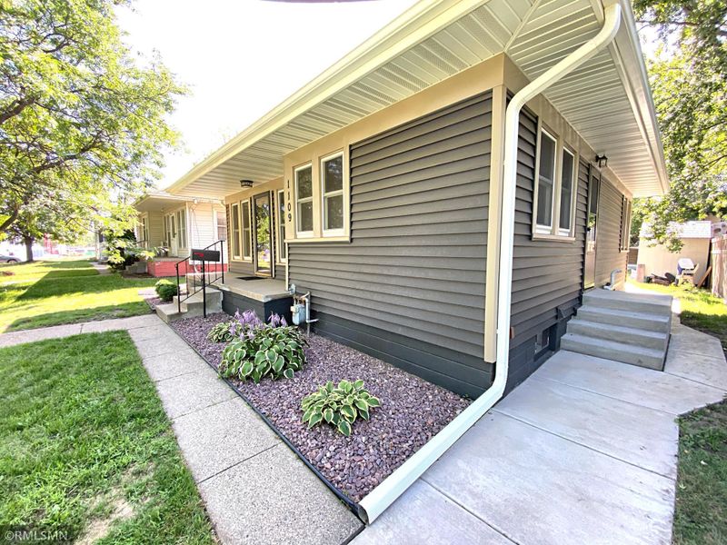 1109 Gorman Ave, West Saint Paul, MN 55118