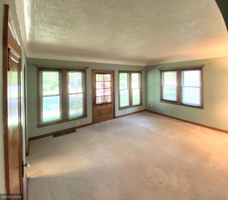 1109 Gorman Ave, West Saint Paul, MN 55118
