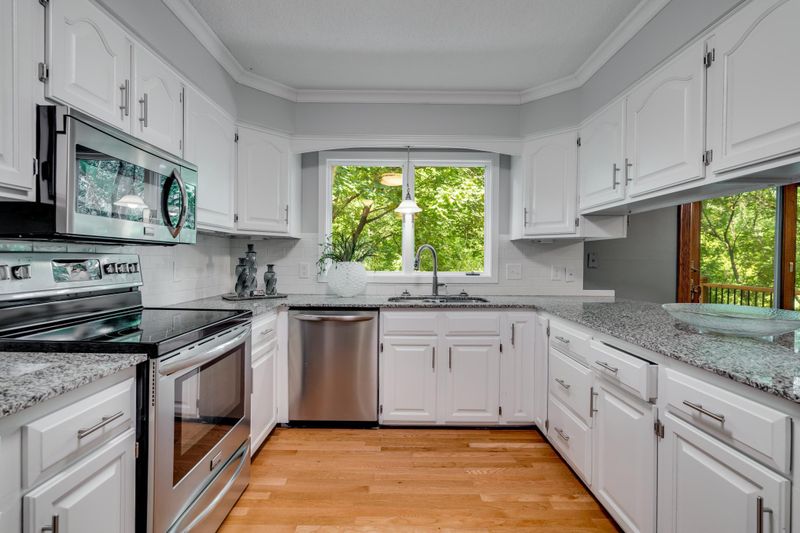 5314 W 70th St, Edina, MN 55439