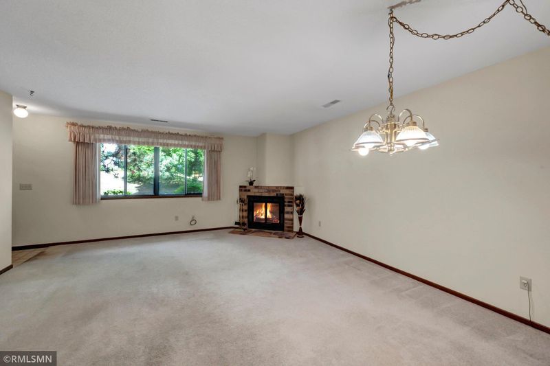 9487 Ranchview Ln N, Maple Grove, MN 55369