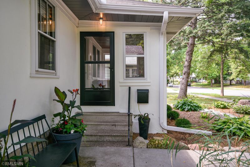 1874 James Ave, Saint Paul, MN 55105
