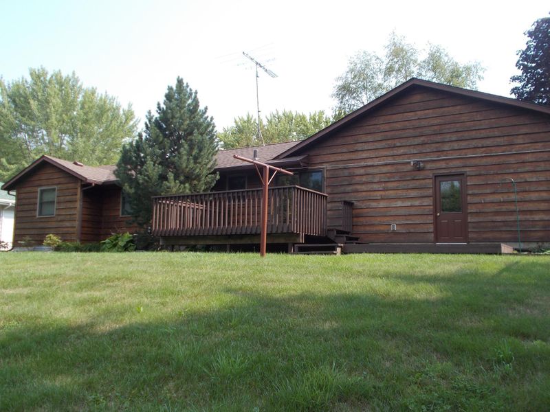 640 W Crest Ln, Ellsworth, WI 54011