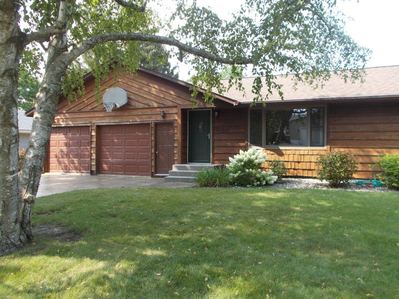 640 W Crest Ln, Ellsworth, WI 54011