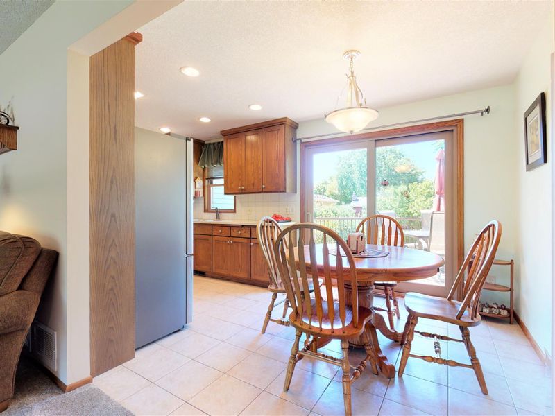 9511 Saratoga Ln N, Maple Grove, MN 55369