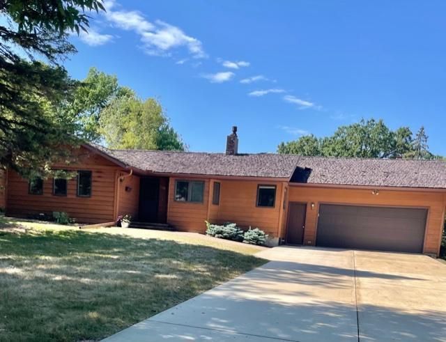 116 E Oak St, Redwood Falls, MN 56283