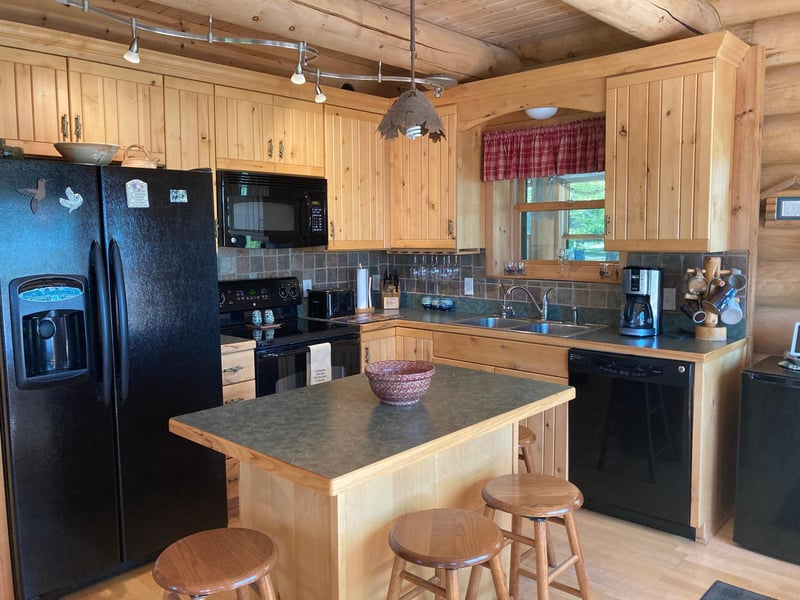 533 Isle Harbor Dr, Federal Dam, MN 56641