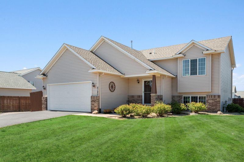 6180 S 1st St, Waverly, MN 55390